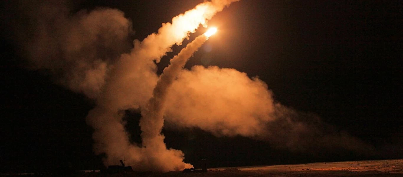 Πλήγματα βαλλιστικών πυραύλων στο Νταχράν της ανατολικής Σαουδικής Αραβίας